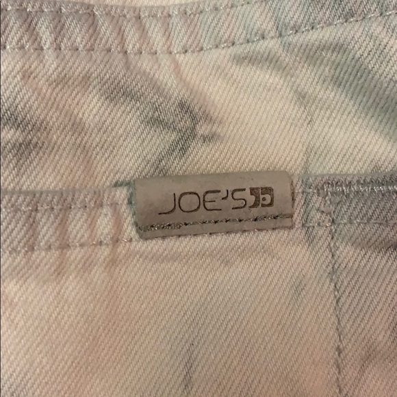 Joe’s White Washed White Jean Frayed Shorts - Picture 4 of 5